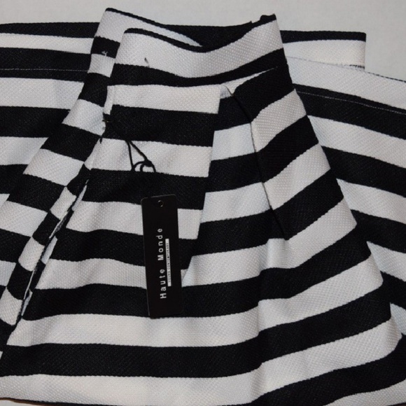 Black and White Striped Skirt - Picture 3 of 4